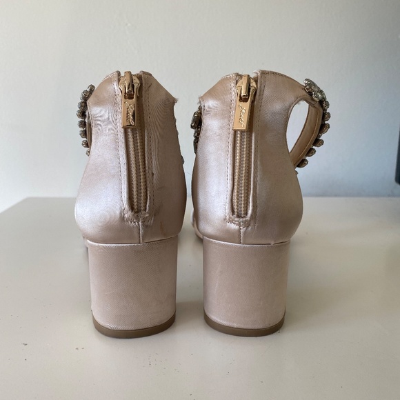 Jewel Badgley Mischka Bronwen Block Heel Evening Sandals - Picture 10 of 14